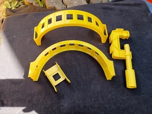 Vintage Hot Wheels Yellow Clamp And Loop Parts - Picture 1 of 6