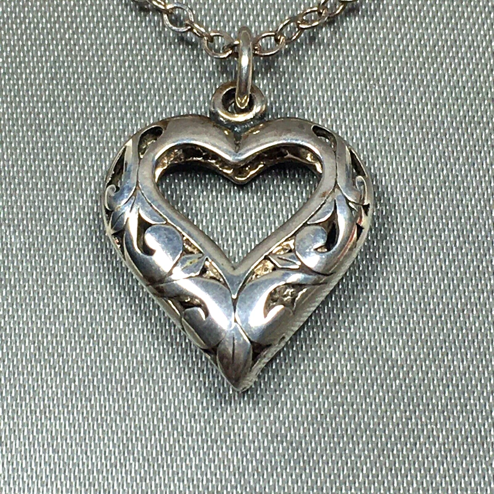 Collar colgante Jezlaine de plata esterlina con pergamino corazón hinchado cadena de 24" Foto 1 de 4