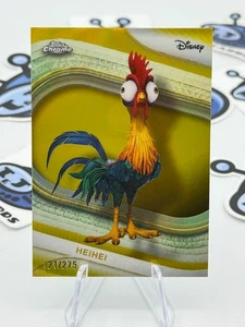 2025 Topps Chrome Disney - Heihei #19 Yellow Refractor 121/275 - Bild 1 von 2