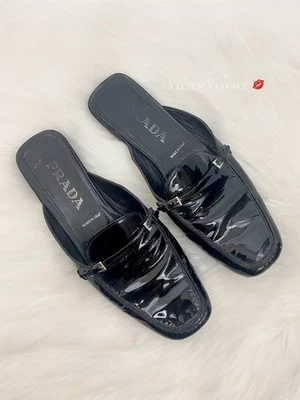 MOCASINES VINTAGE AÑOS 90 PRADA CHAROL DOBLE HEBILLA PUNTA CUADRADA Foto 1 de 4