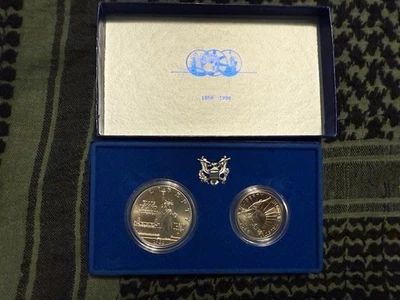 1986 US Mint Statue of Liberty Silver Uncir 2 Coin Set w/ Box, Case & COA - Image 1 of 4