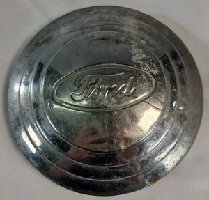 Ford 4 Cylinder Car / Pickup Truck Hubcap 1932 - 1933 - Picture 1 of 2