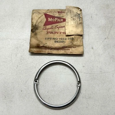 MOPAR NOS 1954-56 Dodge Truck Fargo luz trasera bisel luz trasera trabajo clasificación pick up Foto 1 de 2