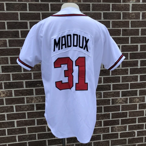 Vintage Greg Maddux Atlanta Braves m Russell Athletic #31 White Jersey Size 48 Cover