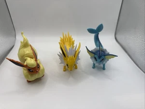 Figurine Pokemon Flareon, Jolreon e Vaporeon 2019 WCT - Foto 1 di 8