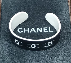 Chanel Coco Mark Black/White Bangle with Box N4 – Elegant & Authentic - Picture 1 of 16