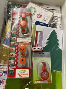 Bastelpaket Weihnachten Stanzen Stempel Metallic Festlich Papier Karten Stanzformen 4,5kg - Bild 1 von 8