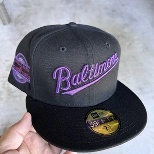 7 1/2 Hatclub Exclusivo Baltimore Orioles Ravens Script Púrpura y Negro Ajustado - Imagen 1 de 3