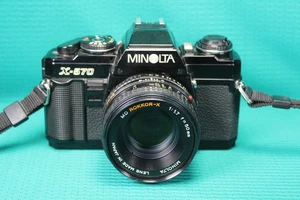 Cámara Minolta X-570 35 mm en funcionamiento y lente MD 50 mm 1,7 - Imagen 1 de 6