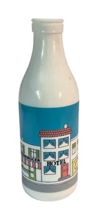 Vintage Carlton opake weiße dicke Milchglasflasche mit historischer Stadtszene - Bild 1 von 8