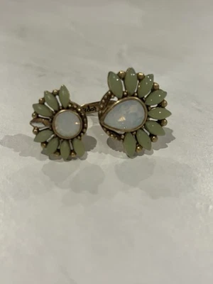 Anillo de cóctel dividido Zinnia dorado opalescente verde menta Stella & Dot  Foto 1 de 4