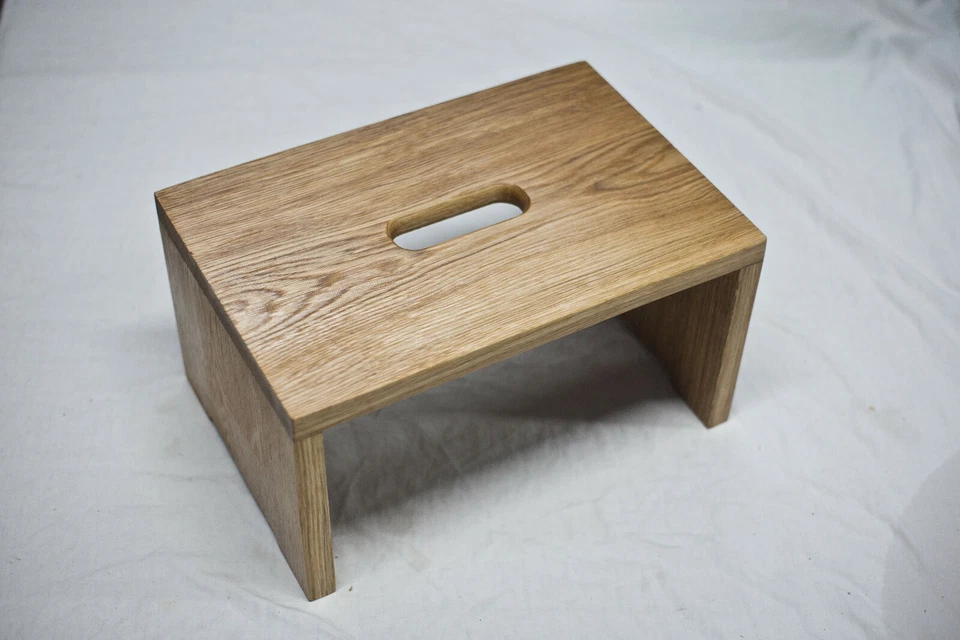 Hocker Schemel aus Holz, Hartholz, Eiche, stabil und kippelsicher, geölt NEU  - Bild 1 von 1