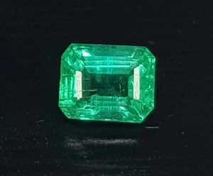 Top Quality Emerald Cut Emerald , 0.99 Carats , Mint Green Color , 6x4.8mm - Picture 1 of 9