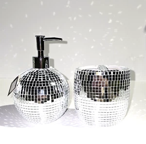 Studio Lux 2 PC Argento Vetro Specchio Mosaico Sfera Sapone Dispenser & - Foto 1 di 8