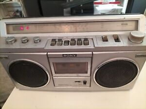 Vintage 1980s Sony Boombox Model CFS-45L  Radio Cassette Player 