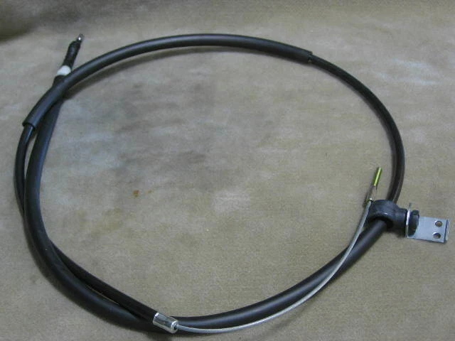 Cable de freno de estacionamiento trasero izquierdo Saab 9000 y Turbo 1985-86  Foto 1 de 1
