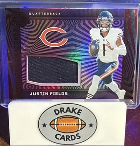2023 Panini Illusions - Highlight Swatches Justin Fields #HS-JF Red /199 (MEM) - Bild 1 von 3