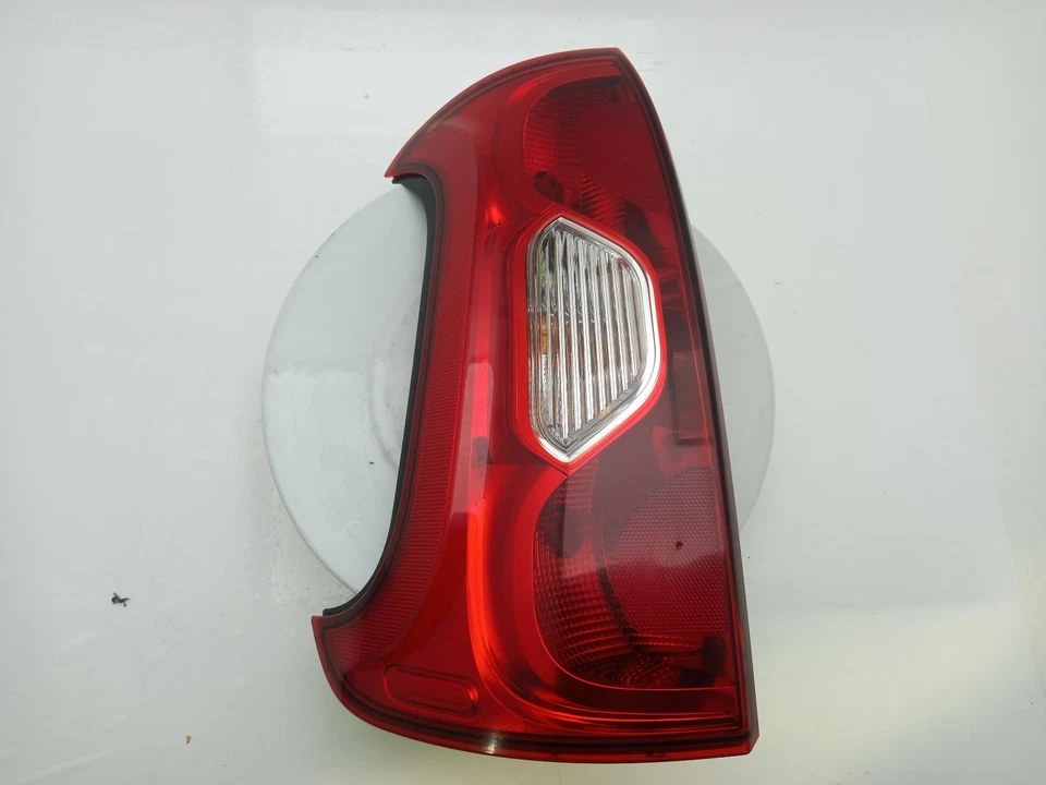 Luz trasera FIAT PANDA N/S 2011-2024 5 puertas hatchback LH 51810674  Foto 1 de 4