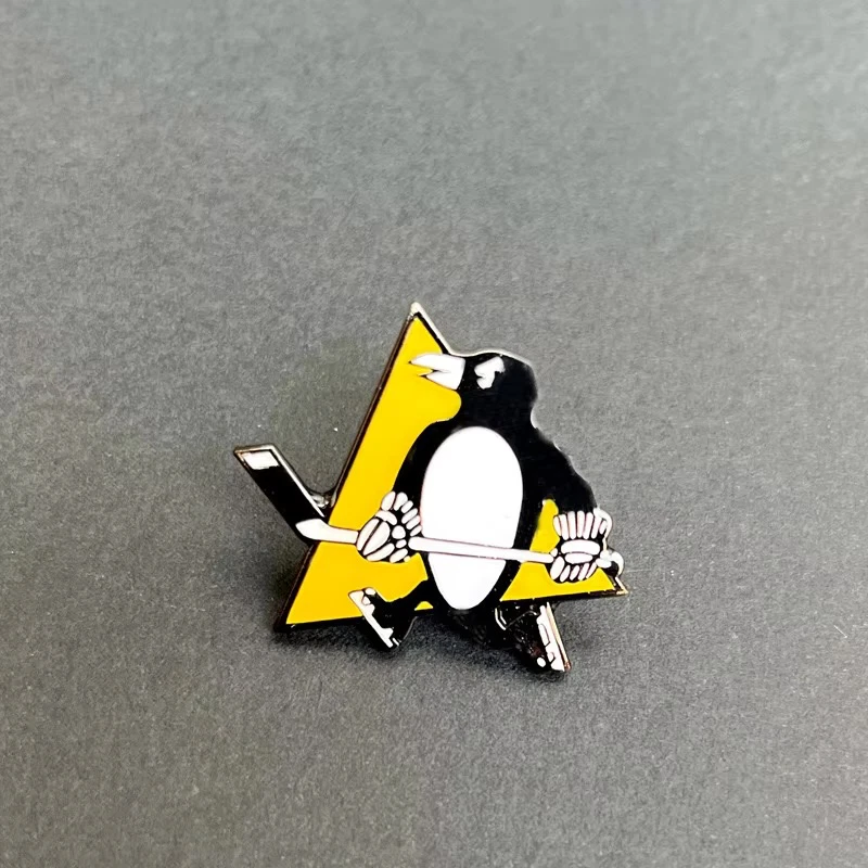 VINTAGE STYLE PITTSBURGH PENGUINS MASCOT "ICEBURGH" LAPEL PIN W/STORAGE BAG... - Image 1 of 1