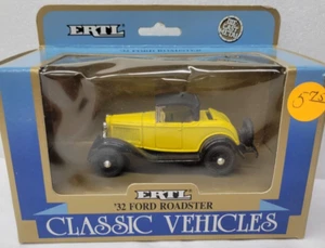 VINTAGE 1990 ERTL VEICOLI CLASSICI 1932 FORD ROADSTER AUTO PRESSOFUSA 1/43 #2501 - Foto 1 di 2