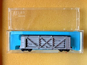 ATLAS N SCALE #3031 TANK CAR,40 FOOT, HELIUM, DEPARTMENT OF MINES MHAX #1200 - Picture 1 of 2