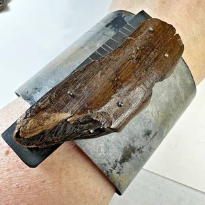 Armband Manschette breit Holz Metall Kunst Chunky Statement Mixed Media Distressed - Bild 1 von 6