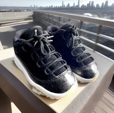 AIR JORDAN 11 XI RETRO "BARONS" BLACK/WHITE MET-SILVER TODDLERS SIZE 6C - Image 1 of 4
