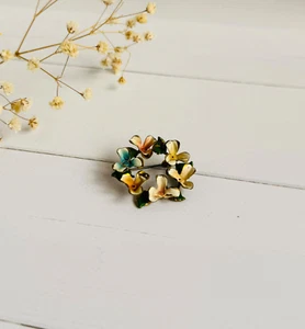 Vintage Emaille Blumenkranz Brosche Anstecknadel, antike Brosche mit Vergissmeinnicht - Bild 1 von 10