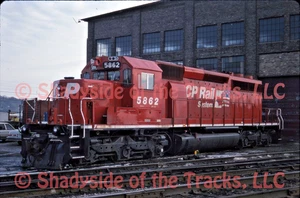 Canadian Pacific CP GMD SD40-2 Diesel Loco #5862 Original Slide St Paul 1994 - Picture 1 of 1