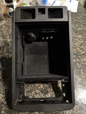 2008 2009 2010 - 2013 英菲尼迪 G37 可转换中控台内盒黑色 — 第 1/3 张图片