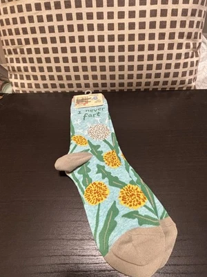 NUEVO CON ETIQUETAS Azul Q I Never Fart Par Único Calcetines Crew NUEVO Para Mujer Talla 5-10 Foto 1 de 3