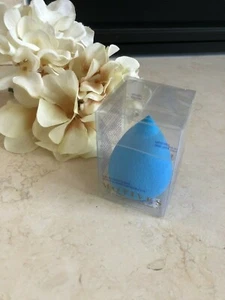 BRAND NEW SEALED Makeup Sponge Foundation Electric Blue Matte Coverage Cosmetics - Picture 1 of 4