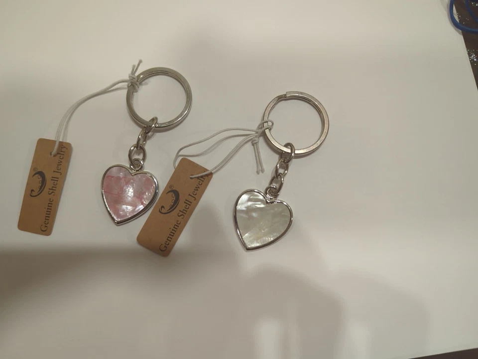 Corazones rosas y blancos, porta llaves de metal, para San Valentín Foto 1 de 4