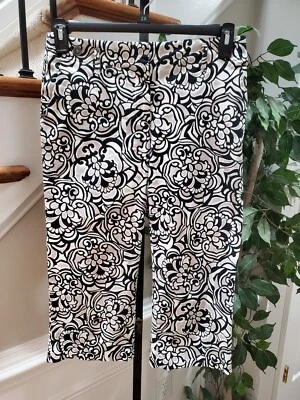 Pantalón capri para mujer Madison Studio blanco floral algodón tiro medio piernas rectas 8 Foto 1 de 4