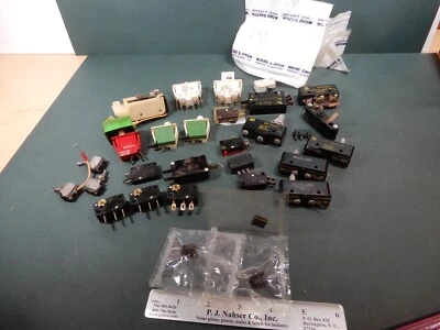 Gran Lote de Micro Interruptores De Colección Mayormente NOS Gran Lote de Proyecto Foto 1 de 4