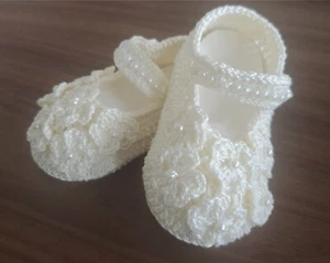 The cutest booties!Newborn Baby girls shoes handmade crochet. Gift ide 0-3m - Picture 1 of 3