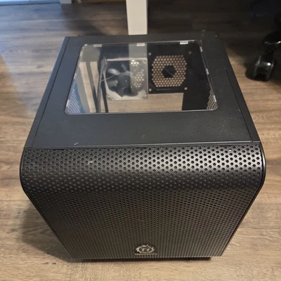 Thermaltake Core V1 SPCC Mini ITX Cube Gabinete de Computador para Jogos, Preto  - Imagem 1 de 4