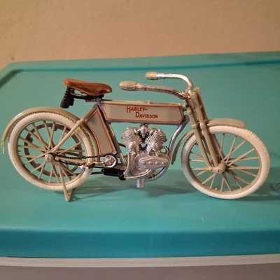 Modelo de moto Harley-Davidson, plástico 5" Foto 1 de 4