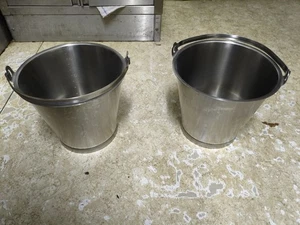Edelstahl Eimer 2 Mal 10 Liter mit Griffen Guter Zustand Gebraucht - Bild 1 von 9