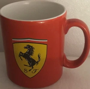 Ferrari Logo Keramiktasse in Weihnachten Rot (2002) - Bild 1 von 9