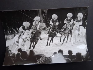 1975 DDR presse foto 16x24 KERSTEN DSHIGITEN REITER im ZIRKUS BUSCH circus photo - Bild 1 von 2