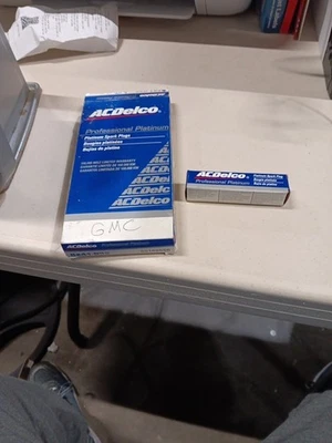 Ac Delco 41-932 Sparks Plugs 6 Total - Image 1 of 2