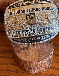 Las Vegas PRCA Wrangler National Finals 2004 Rodeo Hebilla de cinturón 4,5" x 3,5" - Imagen 1 de 3