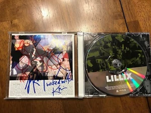 Auténtica banda de música en CD ""Lillix"" autografiada firmada - Imagen 1 de 6