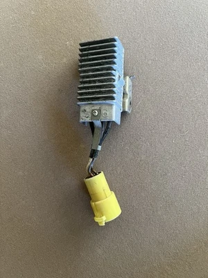 Módulo de resistencia inyector de combustible Toyota Supra 1987-1988 MA70 7MGTE Foto 1 de 3