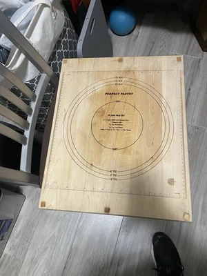 Vintage Catskill Craftsmen Reversible Pastry  Cutting Board  Preowned 16.00 Shp - Image 1 of 4