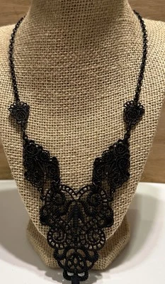 Collar Colección Off Park Metal Negro Trabajo Abierto Encaje Desplazamiento Gótico Juegos con disfraces Foto 1 de 4