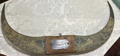 Vintage Large Scrimshaw Village Souvenir Ox Horn Philippines 12 x 25 in - Imagem 1 de 4