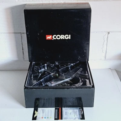 Archivo de Aviación Corgi AA37201 HP Halifax B.Mk.ll Serie 1, 35 Sqn. Edición limitada 1:72 Foto 1 de 4