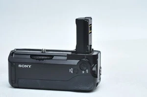 Sony OEM VG-C1EM Vertical Dual Battery Grip for Sony Alpha a7, a7R and a7s - Picture 1 of 2